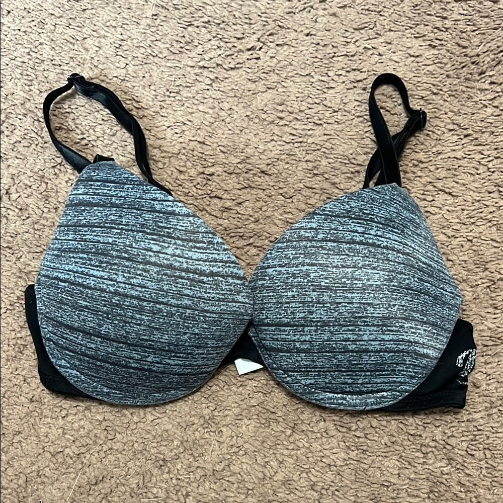 PINK Victoria's Secret Black and Gray Padded Bra
